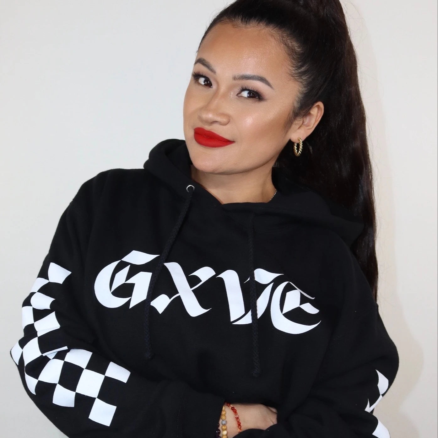 GXVE Small - SIGNATURE BLACK SWEATSHIRT WITH CHECKERED SLEEVES