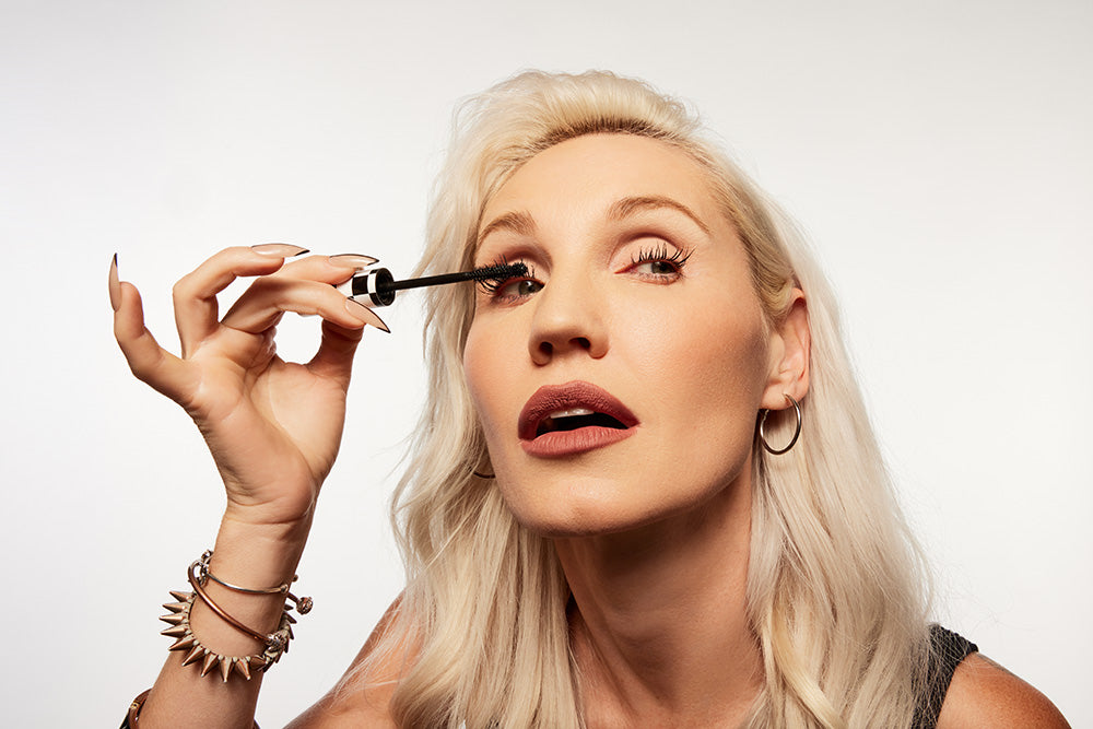 How to use: MASCARA CAN'T STOP STARING Lengthening & Lifting Mascara